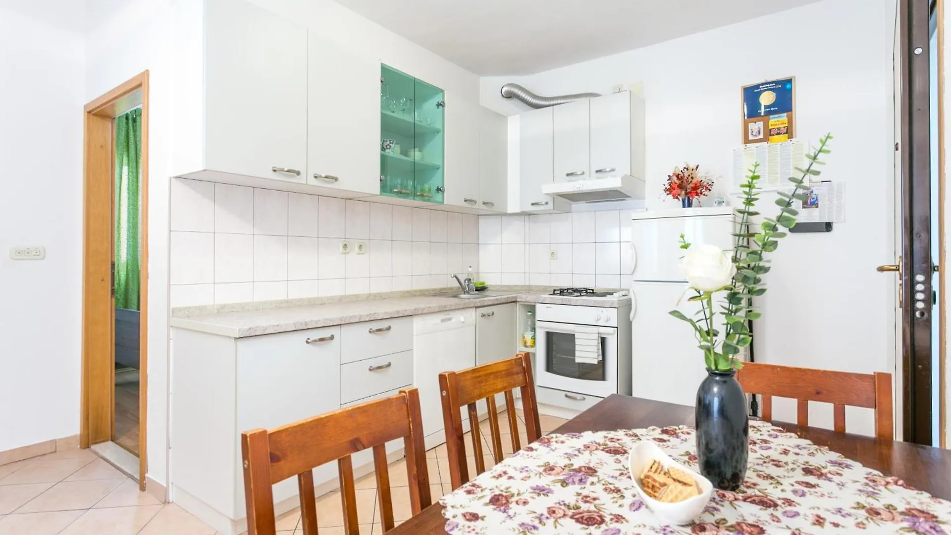 Apartments With A Parking Space Kastel Stafilic, Kastela - 20926 Croatia