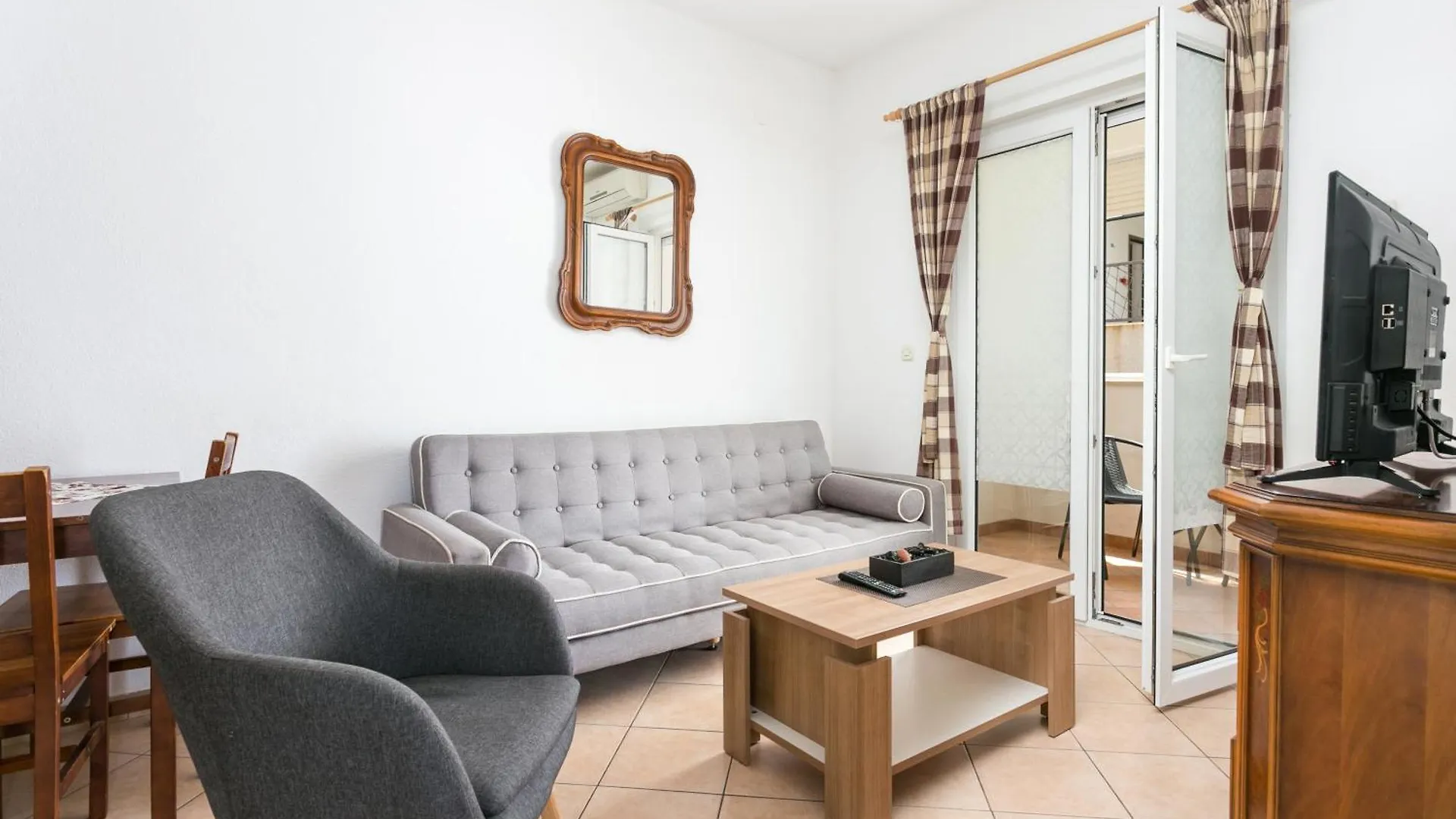 Apartments With A Parking Space Kastel Stafilic, Kastela - 20926 克罗地亚